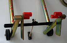 Pit Bull stands secured using Nice Raxx