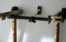 Pit Bull stands secured using Nice Raxx